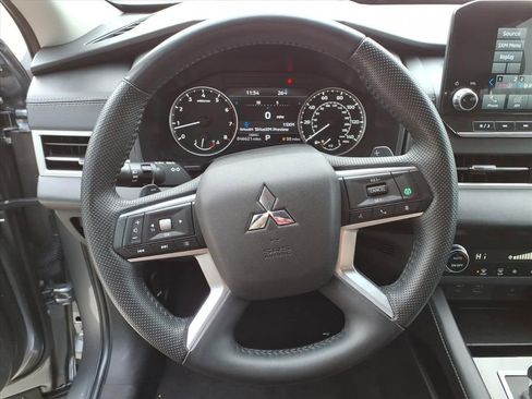 Used 2024 Mitsubishi Outlander SE image 18