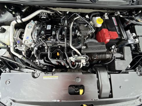 Used 2025 Nissan Sentra SV FWD image 17