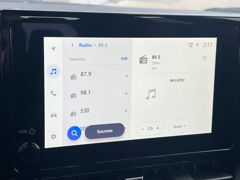 Used 2025 Toyota Corolla SE image 14