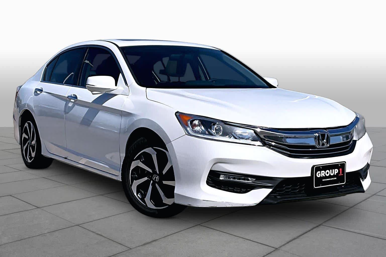 Used 2017 Honda Accord EX image 3