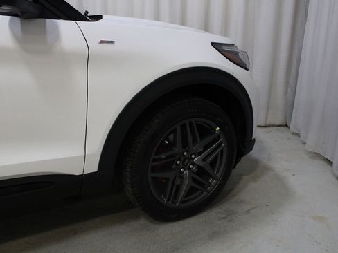 New 2026 Ford Explorer ST-Line w/ ST-Line Street Pack AWD/4WD image 29
