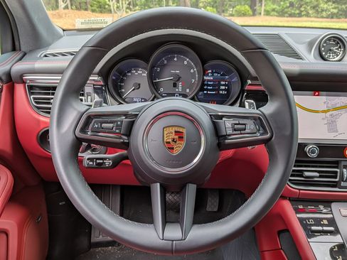 Certified 2026 Porsche Macan AWD/4WD image 7