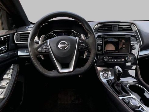 Used 2023 Nissan Maxima SR w/ Sport Mat Group FWD image 5