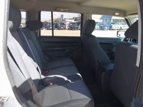 Used 2008 Jeep Commander Sport AWD/4WD image 28