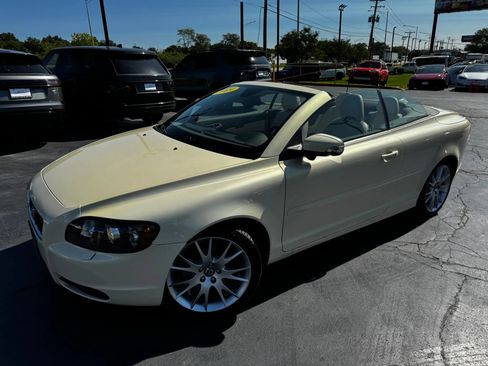 Used 2009 Volvo C70 T5 FWD image 1