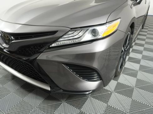 Used 2020 Toyota Camry XSE image 10