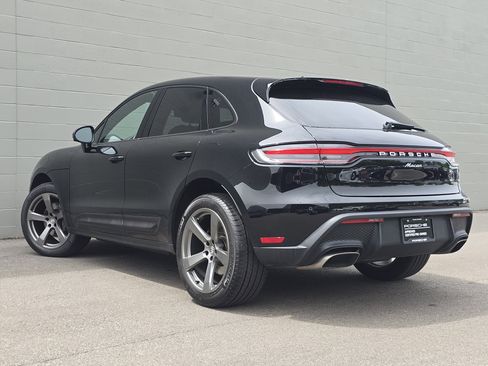 Certified 2023 Porsche Macan AWD/4WD image 3