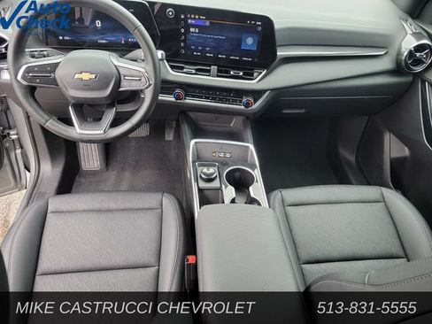 Used 2026 Chevrolet Equinox LT w/ Convenience Package II FWD image 12