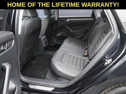 Used 2017 Volkswagen Passat 1.8T SEL Premium image 39