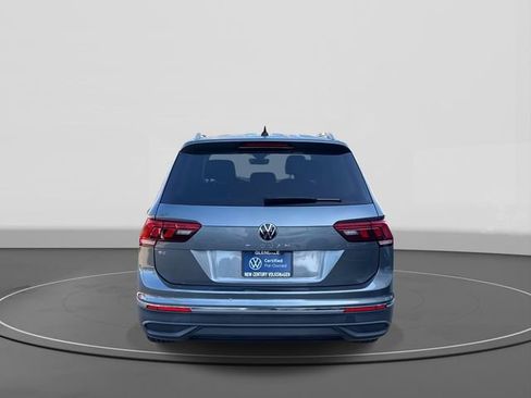 Used 2023 Volkswagen Tiguan SE image 4