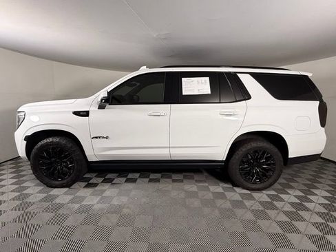 Used 2021 GMC Yukon AT4 w/ AT4 Premium Package AWD/4WD image 4