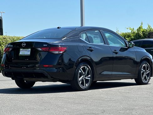 Certified 2024 Nissan Sentra SV FWD image 4