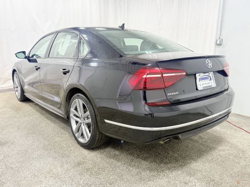 Used 2018 Volkswagen Passat 2.0T R-Line image 6