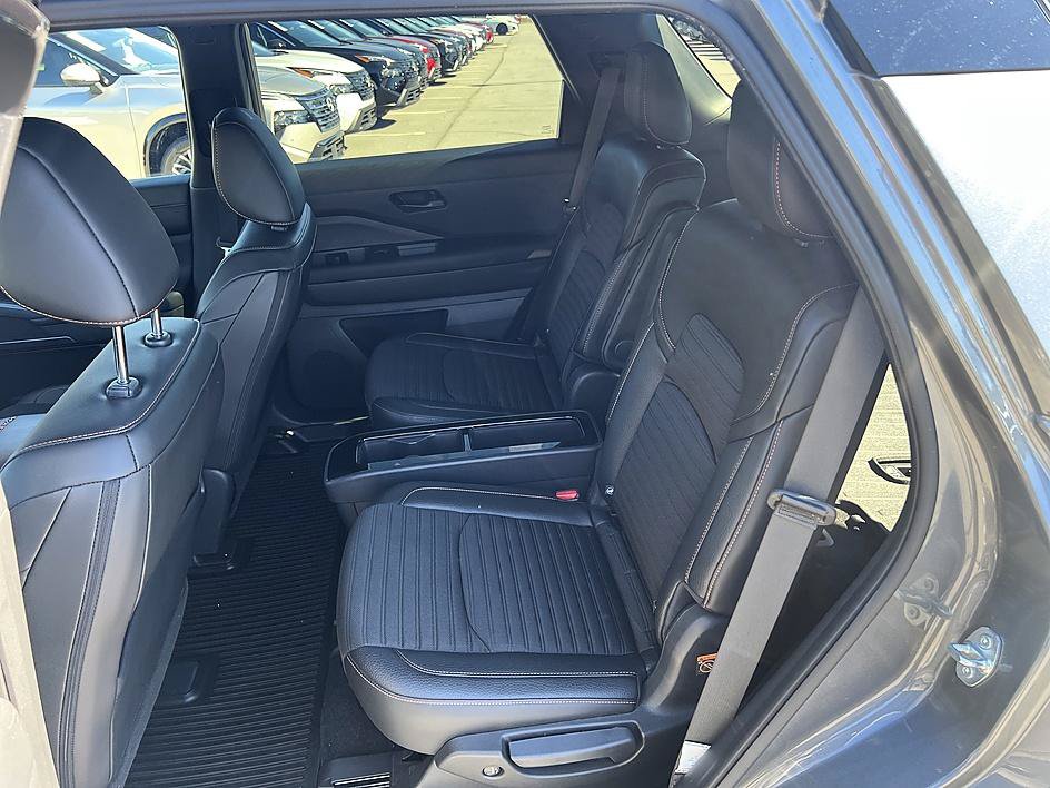 Used 2024 Nissan Pathfinder Rock Creek AWD/4WD image 14