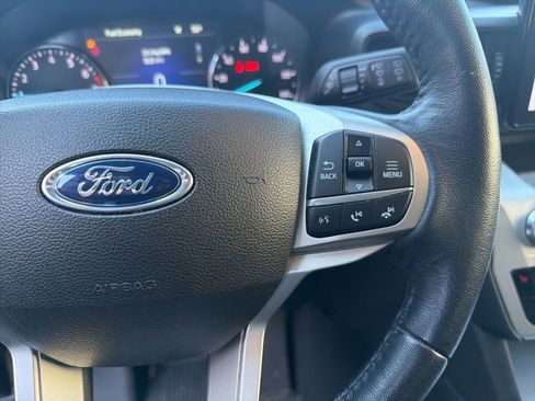 Used 2022 Ford Explorer XLT image 26