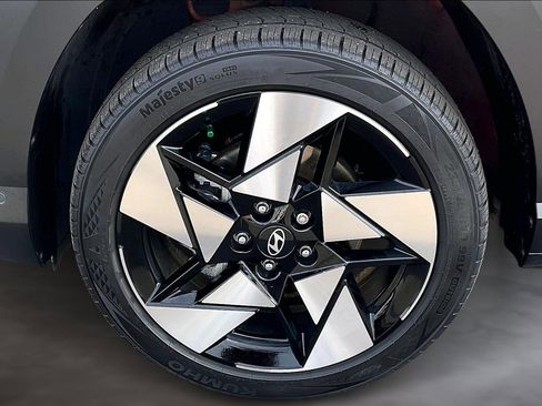 Used 2024 Hyundai Kona Limited image 34