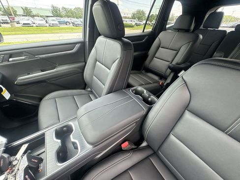 New 2026 GMC Acadia Elevation w/ Elevation Premium Package FWD image 20