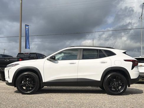 New 2026 Chevrolet Trax ACTIV w/ Driver Confidence Package FWD image 16