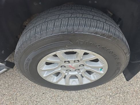 Used 2017 GMC Yukon SLE w/ HD Trailering Package image 40