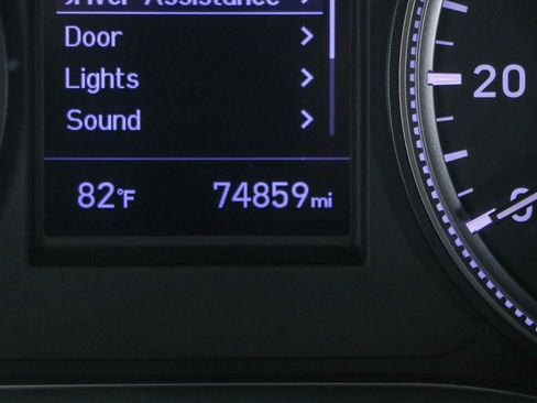 Used 2019 Hyundai Santa Fe SE image 16