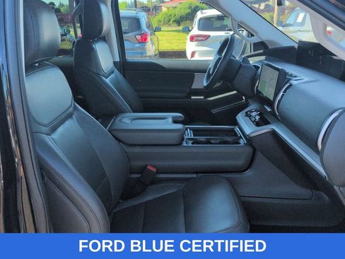 Certified 2025 Ford Expedition Active AWD/4WD image 30