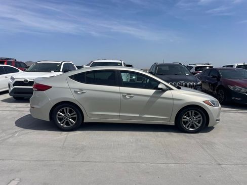 Used 2017 Hyundai Elantra SE w/ SE A/T Tech Package 03 image 3
