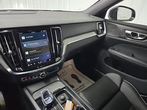Used 2024 Volvo S60 B5 Plus w/ Climate Package image 27