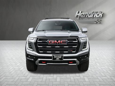 Used 2025 GMC Yukon XL AT4 w/ AT4 Premium Package image 7