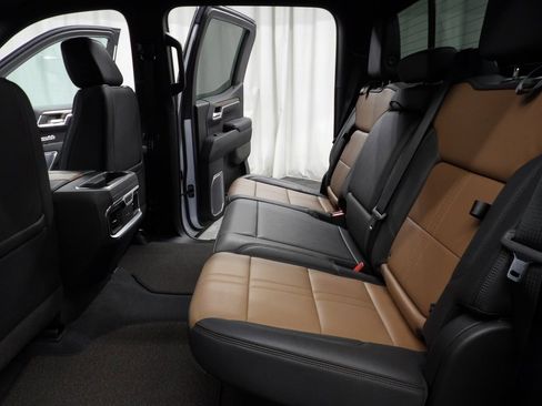 Used 2023 Chevrolet Silverado 1500 High Country w/ Technology Package image 12