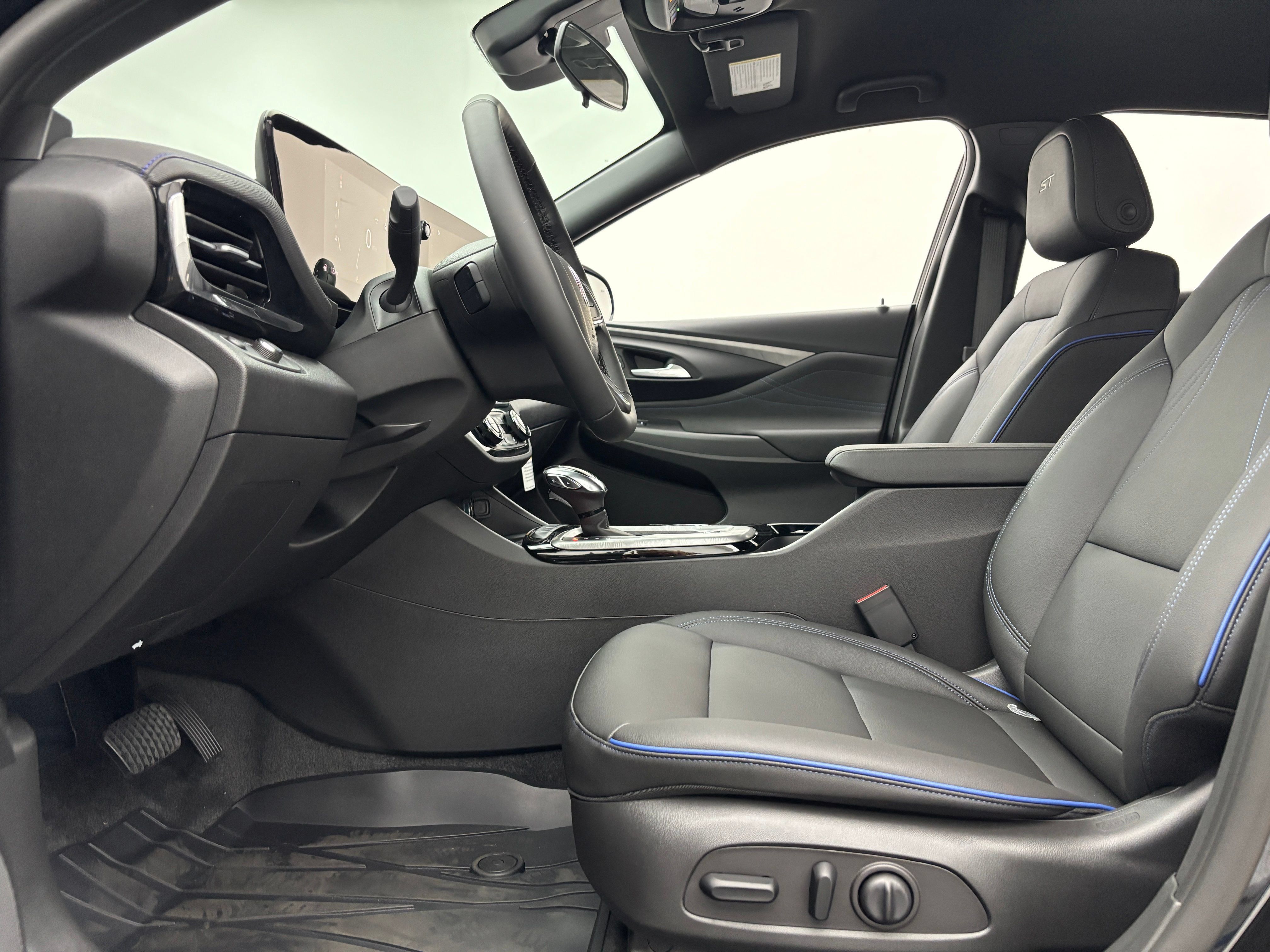 New 2026 Buick Envista Sport Touring w/ Convenience I Package FWD image 16