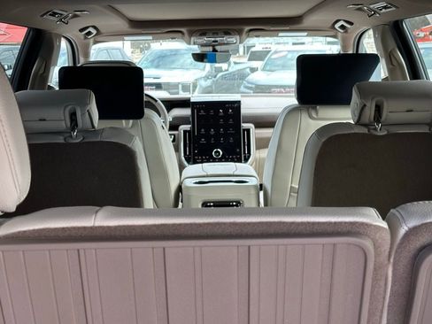 New 2026 GMC Yukon XL Denali w/ Denali Reserve Package image 9