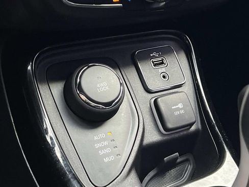 Used 2019 Jeep Compass Limited AWD/4WD image 24