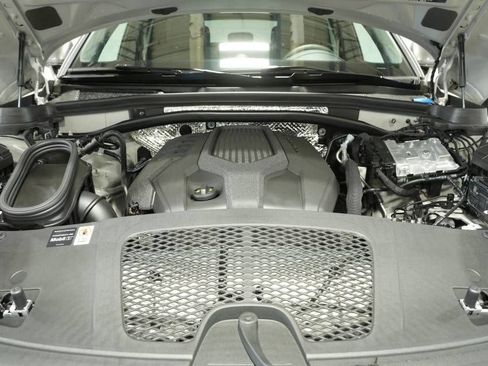 New 2026 Porsche Macan Turbo image 30