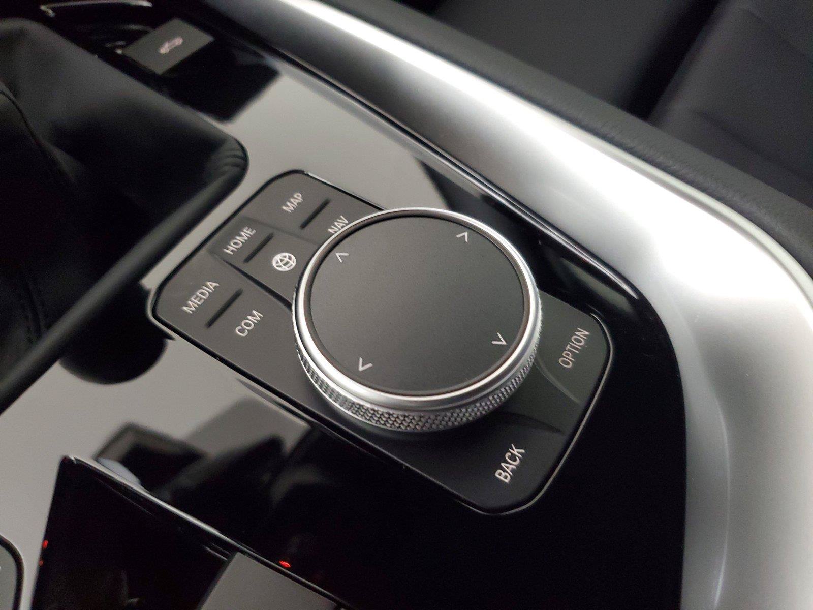 Used 2026 BMW Z4 M40i RWD image 29
