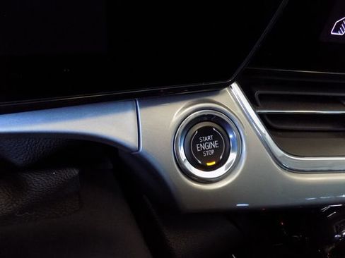 Used 2024 Chevrolet Trax LT w/ Driver Confidence Package FWD image 20