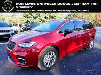 New 2026 Chrysler Pacifica Select video 1