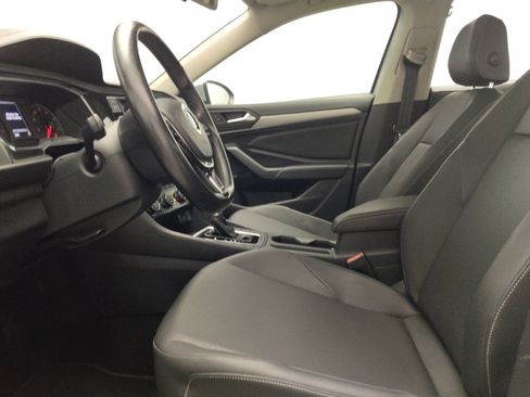 Used 2019 Volkswagen Jetta SE w/ Cold Weather Package FWD image 17