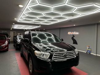Used 2010 Toyota Highlander 2WD image 1