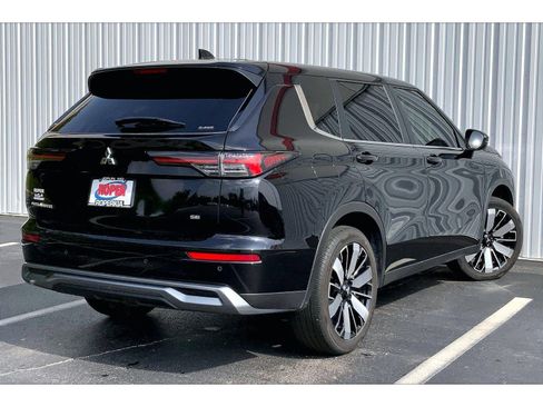 Used 2025 Mitsubishi Outlander SE AWD/4WD image 11