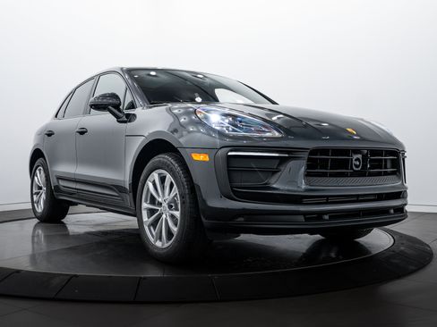 New 2026 Porsche Macan image 9