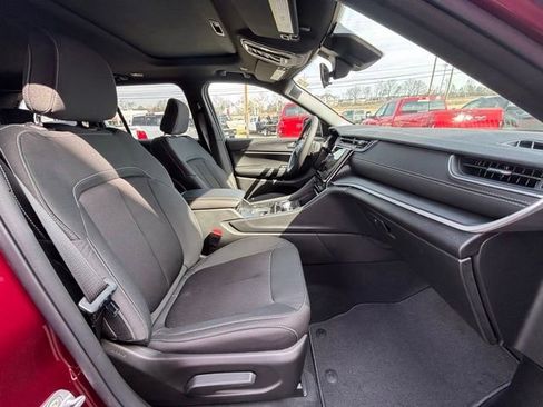 New 2026 Jeep Grand Cherokee Laredo image 7