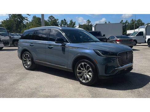 Used 2025 Lincoln Aviator Reserve w/ Luxury Package AWD/4WD image 2