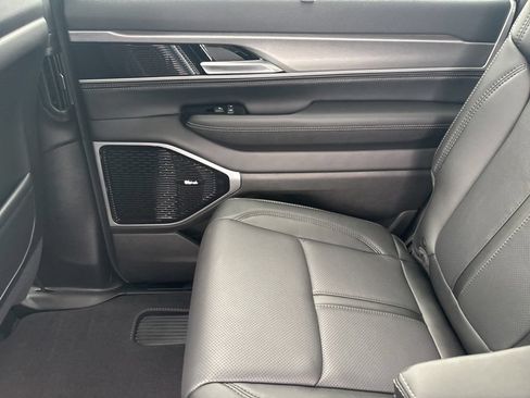 New 2026 Jeep Grand Wagoneer Limited AWD/4WD image 37