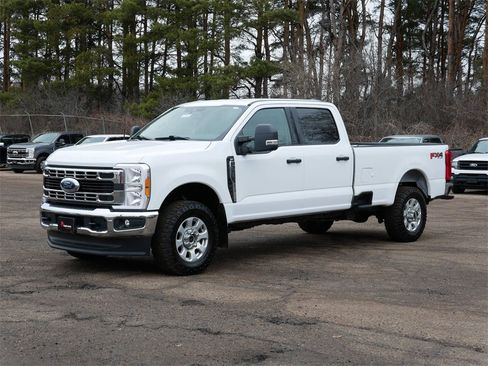 Used 2023 Ford F350 XLT w/ FX4 Off-Road Package image 6
