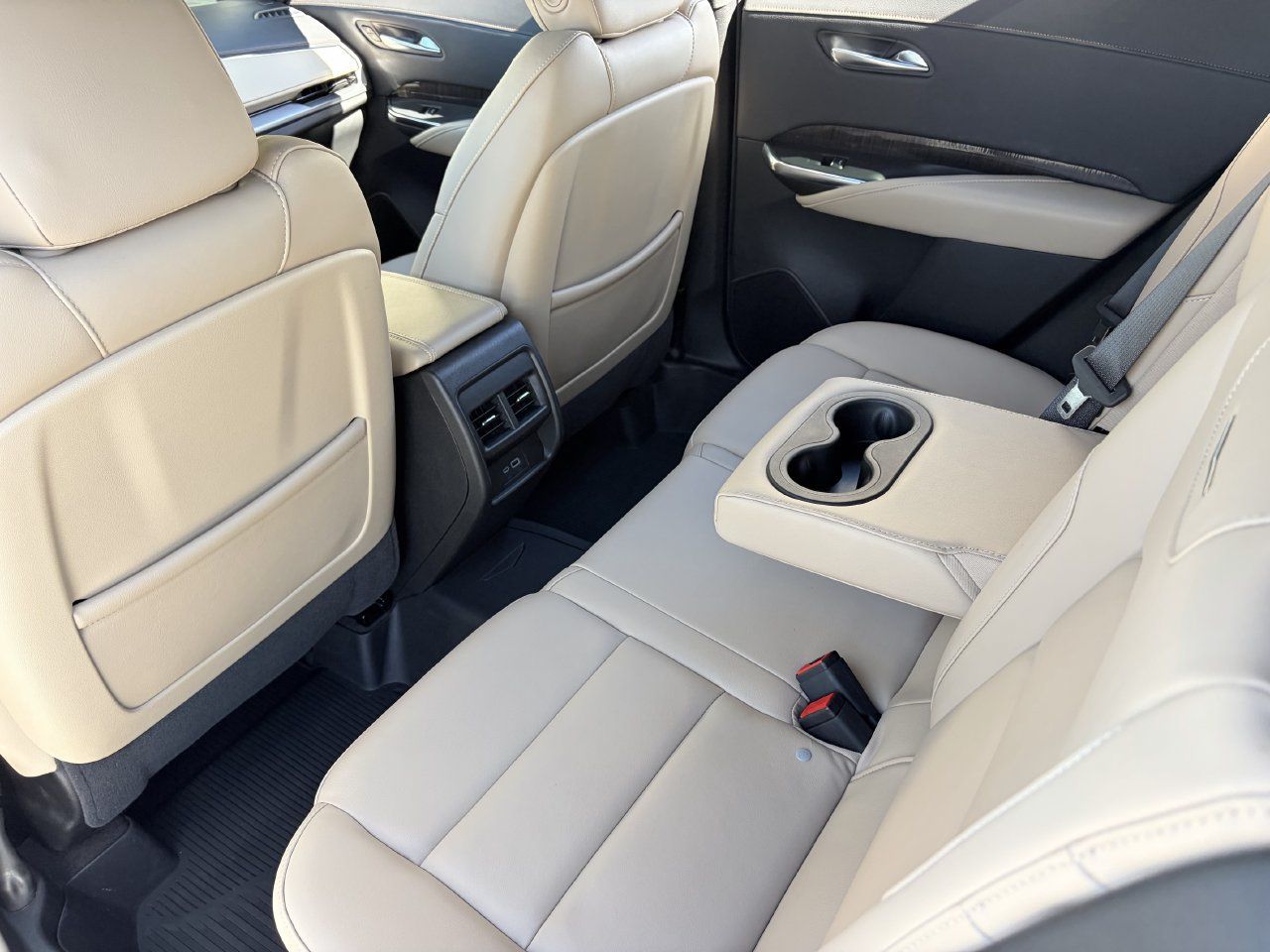 Certified 2025 Cadillac XT4 Premium Luxury FWD image 18