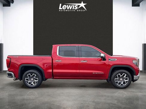 Used 2022 GMC Sierra 1500 SLT w/ SLT Premium Plus Package AWD/4WD image 5