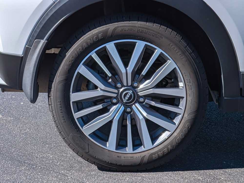 Used 2023 Nissan Kicks SV FWD image 9