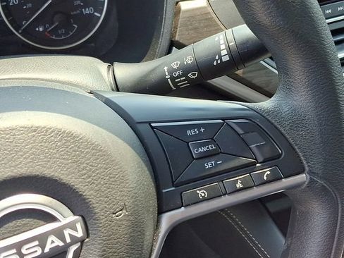 Used 2023 Nissan Altima 2.5 SV FWD image 21
