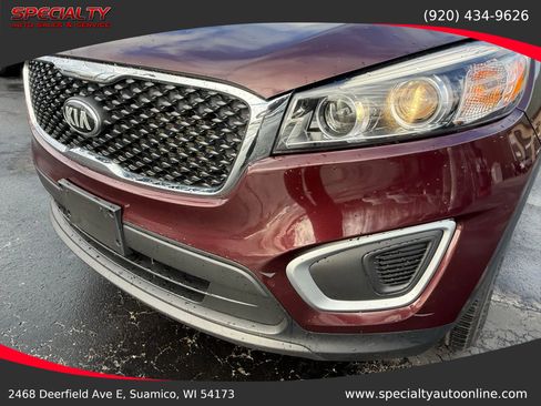 Used 2017 Kia Sorento LX image 10