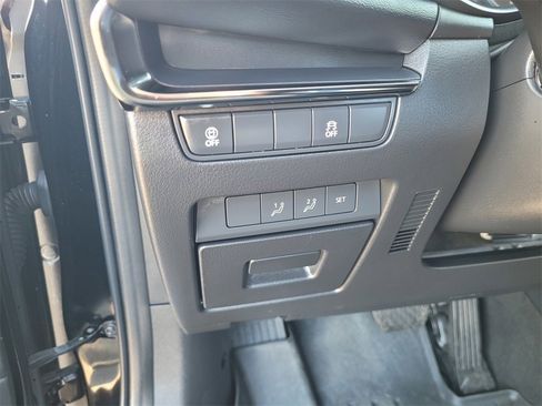 Used 2023 MAZDA MAZDA3 s image 26